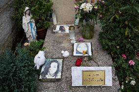 Illustrations Of The Pere Lachaise Cemetery - Paris