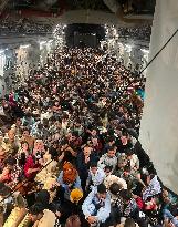 640 Afghan Citizens Pack Inside A USAF C-17 - Kabul