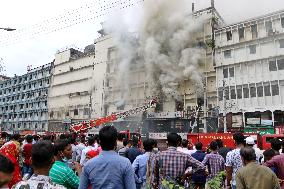 Fire at six-storey building in Dhaka - Bangladesh