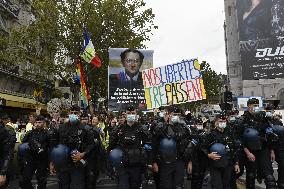 Yellow Vests' rally against the health pass - Paris