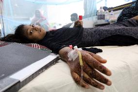 Bangladesh Battles Dengue Outbreak - Dhaka