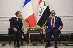 Emmanuel Macron and Irakian Prime Minister Moustafa Al-Kazimi make a statement to the press - Bagdad