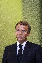 Emmanuel Macron and Irakian Prime Minister Moustafa Al-Kazimi make a statement to the press - Bagdad