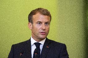 Emmanuel Macron and Irakian Prime Minister Moustafa Al-Kazimi make a statement to the press - Bagdad