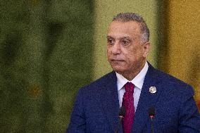 Emmanuel Macron and Irakian Prime Minister Moustafa Al-Kazimi make a statement to the press - Bagdad