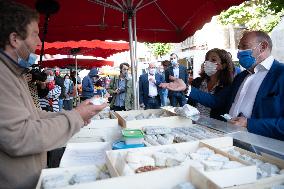 Anne Hidalgo walks throught the streets during the summer annual PS congress- Blois