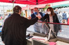 Anne Hidalgo walks throught the streets during the summer annual PS congress- Blois