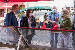 Anne Hidalgo walks throught the streets during the summer annual PS congress- Blois