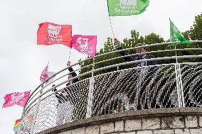 Anne Hidalgo walks throught the streets during the summer annual PS congress- Blois