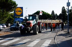 Les Republicains Summer University - ADCGELA Manifestation - La Baule