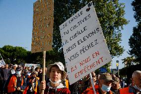 Les Republicains Summer University - ADCGELA Manifestation - La Baule