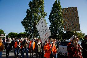 Les Republicains Summer University - ADCGELA Manifestation - La Baule