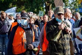 Les Republicains Summer University - ADCGELA Manifestation - La Baule