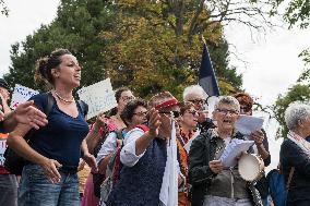 Protesters against the sanitary pass and vaccination - Blois