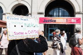 Protesters against the sanitary pass and vaccination - Blois