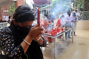 Devotees Prepare Annual Hindu Festival - Dhaka