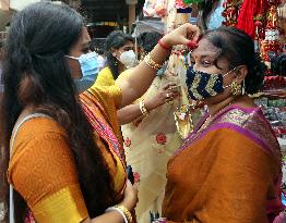 Devotees Prepare Annual Hindu Festival - Dhaka