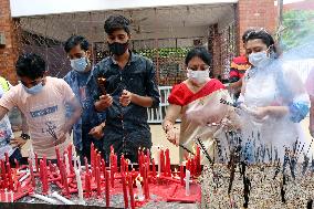 Devotees Prepare Annual Hindu Festival - Dhaka