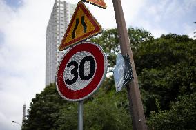 Paris introduces citywide 30 kmh speed limit