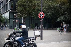 Paris introduces citywide 30 kmh speed limit