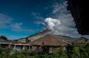 Sinabung Volcano Spews A Massive Column Of Smoke - Sumatra