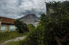 Sinabung Volcano Spews A Massive Column Of Smoke - Sumatra