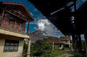 Sinabung Volcano Spews A Massive Column Of Smoke - Sumatra