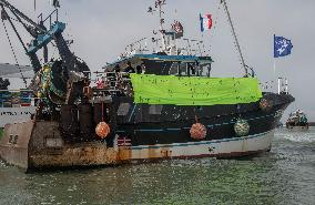 Sea Shepherd join fishermen demo against offshore wind plan â Le Havre