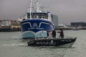 Sea Shepherd join fishermen demo against offshore wind plan Ð Le Havre