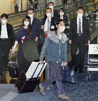 Former princess Mako, husband leave Japan to start new life in U.S.