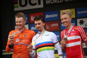 Julian Alaphilippe Wins 2nd Cycling's World Championships - Louvain