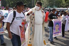 March For 43 Students Killed Seven Years Ago - Mexico