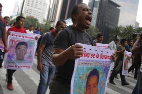 March For 43 Students Killed Seven Years Ago - Mexico