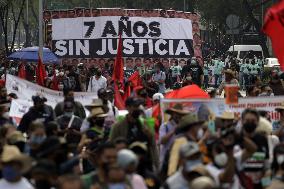 March For 43 Students Killed Seven Years Ago - Mexico