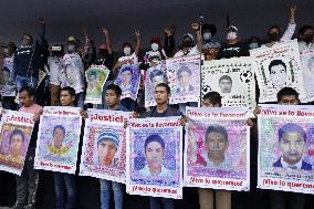 March For 43 Students Killed Seven Years Ago - Mexico