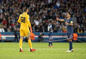 Champions League - PSG v Manchester City