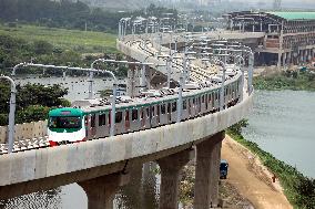 Metro rail makes test trip in Dhaka