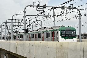 Metro rail makes test trip in Dhaka