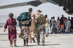 U.S. Marine Nicole Gee Identified As One Of Airport Blast Victims - Kabul