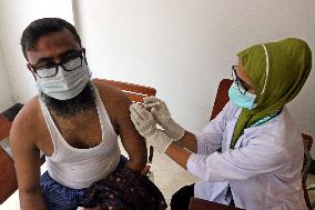 Second dose of moderna vaccination in Dhaka