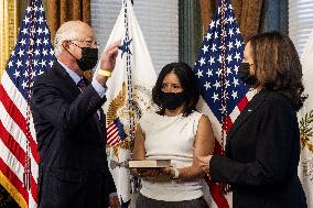 Harris swears-in Salazar as US Ambassador to Mexico