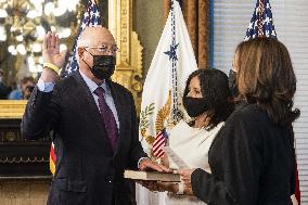 Harris swears-in Salazar as US Ambassador to Mexico