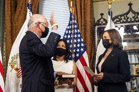 Harris swears-in Salazar as US Ambassador to Mexico