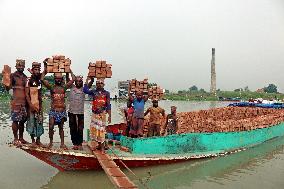 Around 400,000 Migrants Arrive Every Year To Work At Brickfields - Dhaka