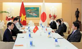 Japanese, Vietnamese foreign ministers meet