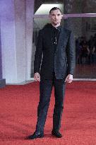 Venice - Mona Lisa And The Blood Moon Premiere AM