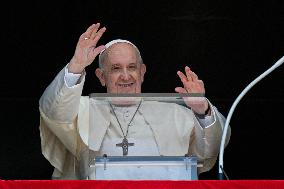 Pope Francis Angelus Prayer - Vatican