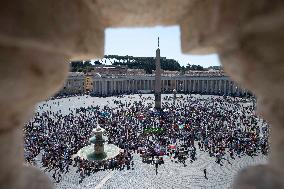 Pope Francis Angelus Prayer - Vatican