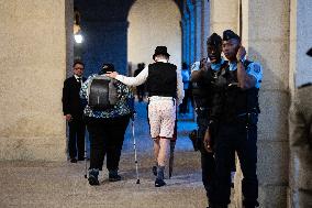 Public hommage to Jean-Paul Belmondo - Paris