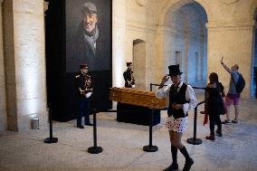 Public hommage to Jean-Paul Belmondo - Paris